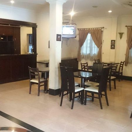 Hotel Citi International Palang Merah Medan Exteriör bild
