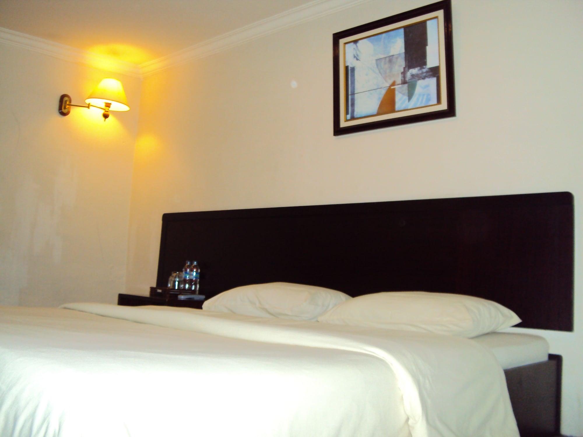 Hotel Citi International Palang Merah Medan Exteriör bild