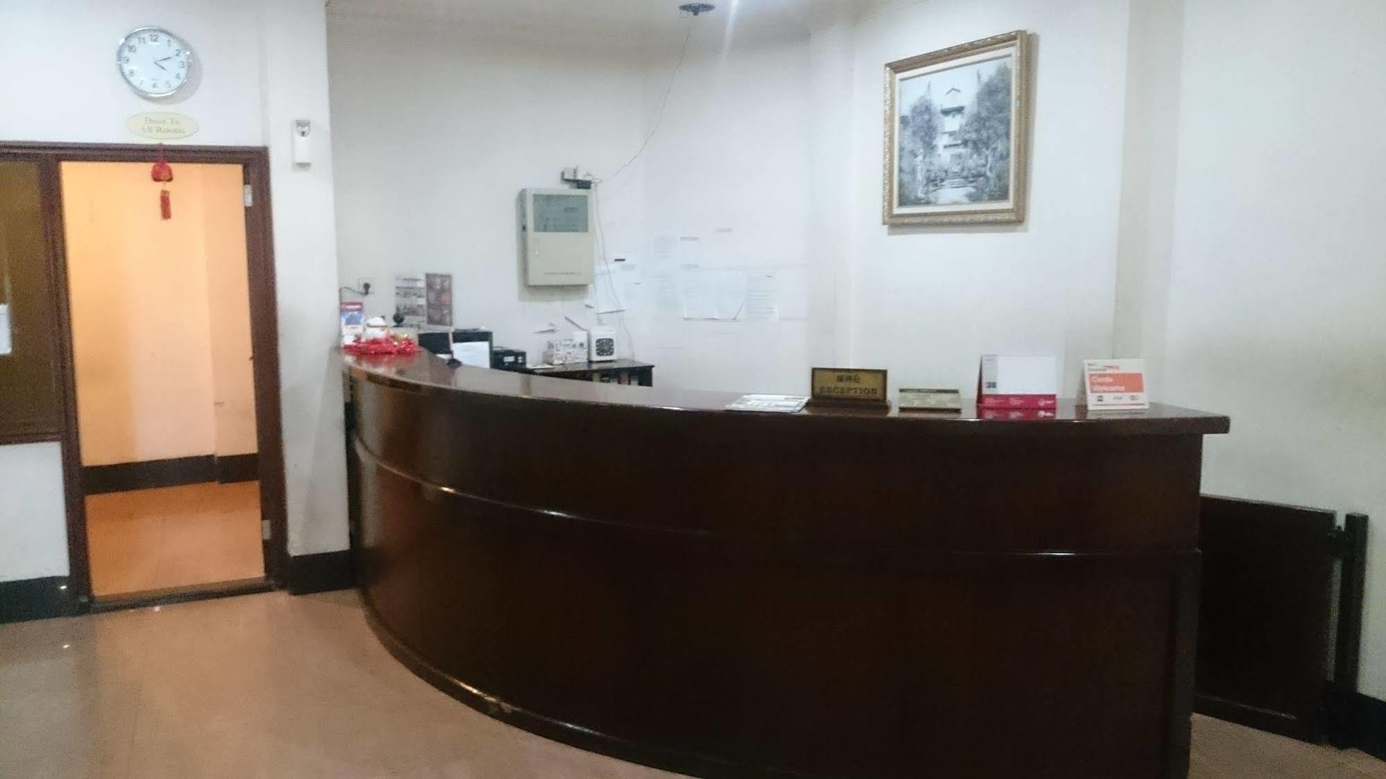 Hotel Citi International Palang Merah Medan Exteriör bild